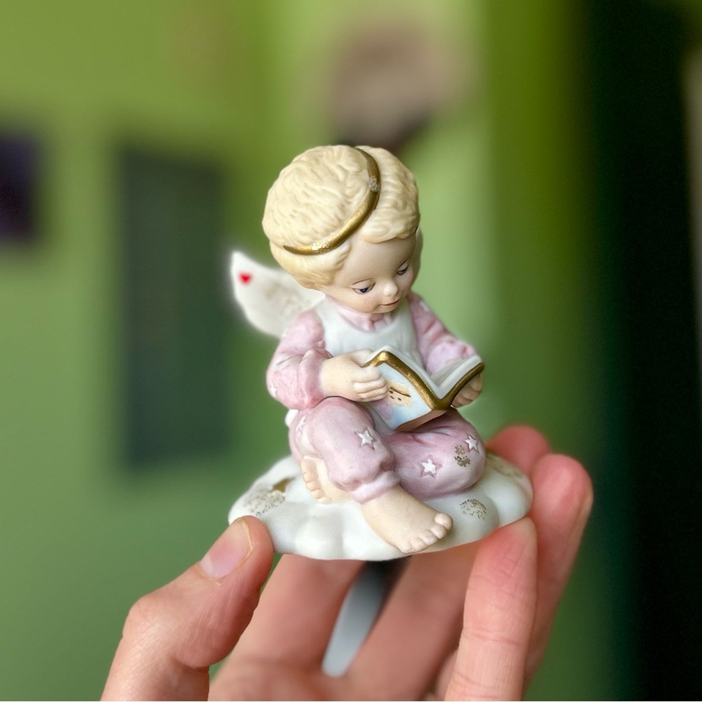 VTG Reading Child Angel Dainty Mini Sculpted Figurine Faith Based Decor - Picture 3 of 10